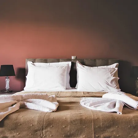 Phaedra Suites *