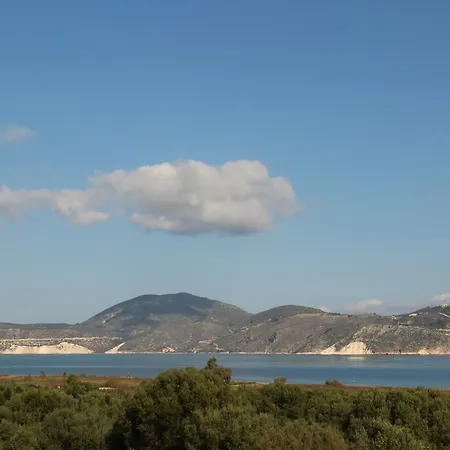 Phaedra Suites Bed & Breakfast Lixouri