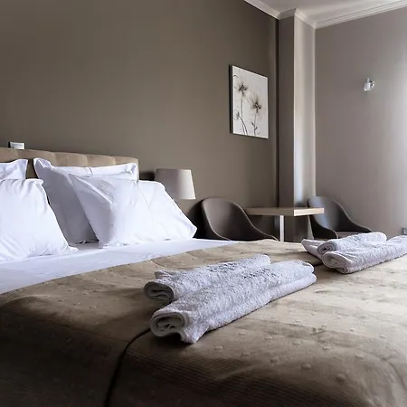 Phaedra Suites *