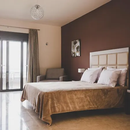 Hotell Phaedra Suites *
