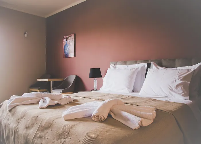 Hotell Phaedra Suites *